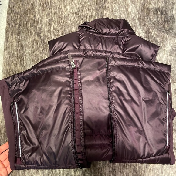 Lululemon down for a run purple vest - Picture 3 of 9